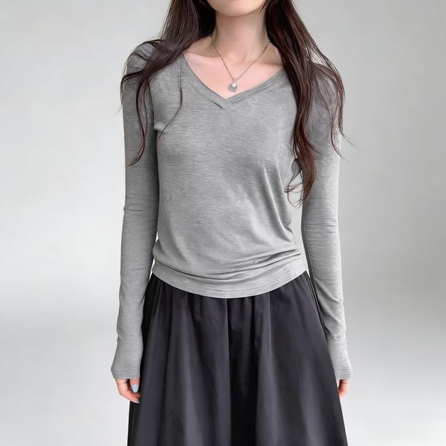 Asiris-Long Sleeve V-Neck Plain T-Shirt