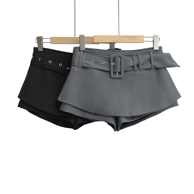 Asiris-Mid Rise Plain Buckled Skort