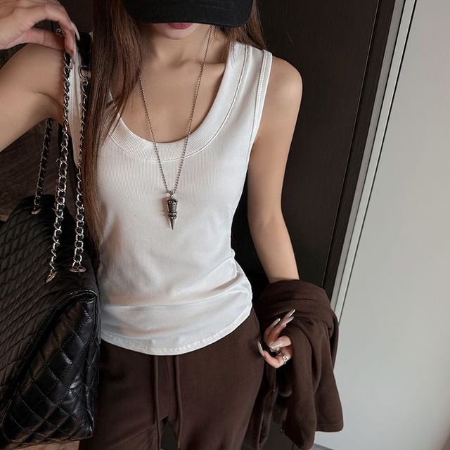 Asiris-Scoop Neck Plain Tank Top