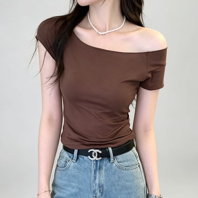 Asiris-Short-Sleeve Boatneck Plain Crop Top