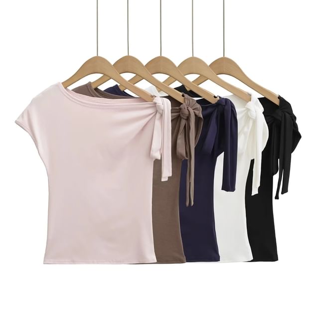 Asiris-Short Sleeve Cold-Shoulder Plain Knotted Slim-Fit Tee