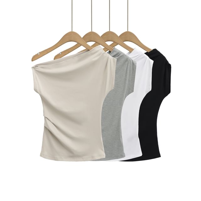 Asiris-Short-Sleeve Off Shoulder Plain Crop Top