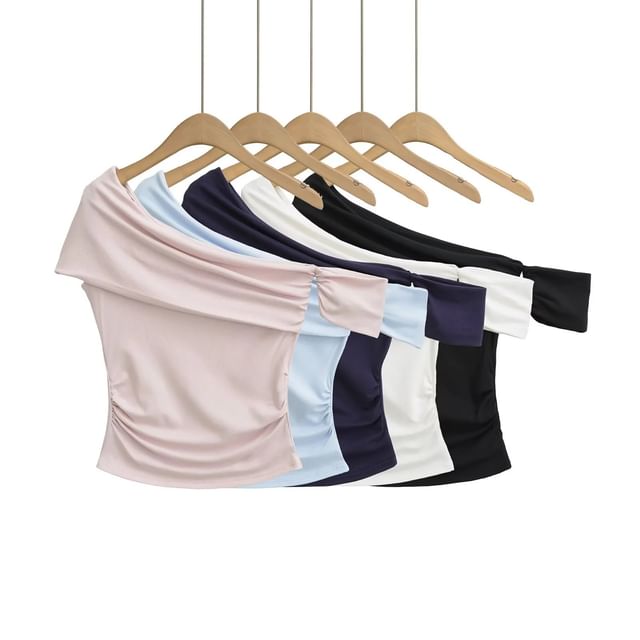 Asiris-Short-Sleeve Off Shoulder Plain Crop Top