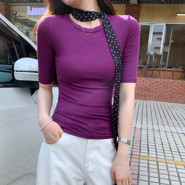 Asiris-Short-Sleeve Round Neck Slim Fit Tee