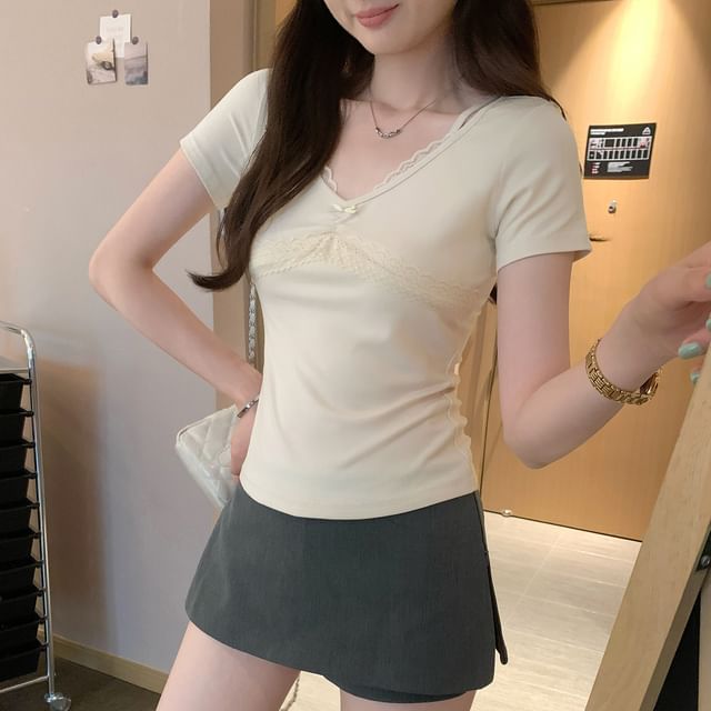 Asiris-Short Sleeve V-Neck Lace Trimmed Tee