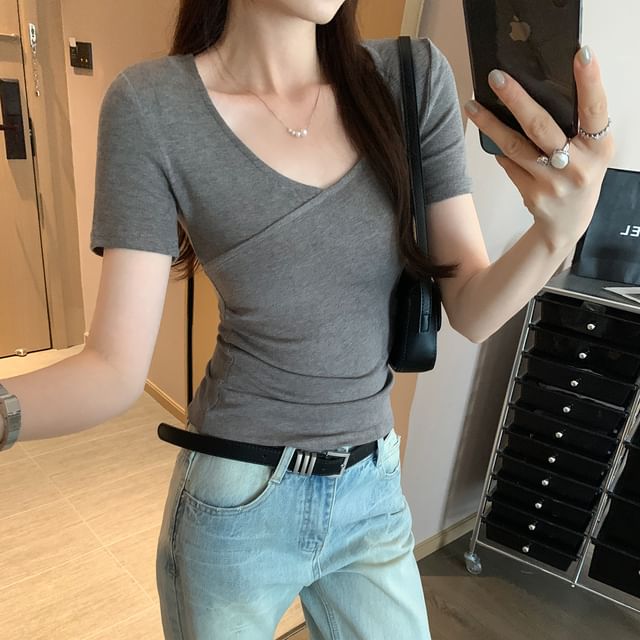 Asiris-Short-Sleeve V-Neck Slim Fit Tee