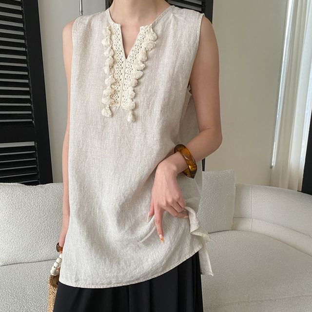 Asiris-Sleeveless Notch Neck Plain Tassel Slit Tunic