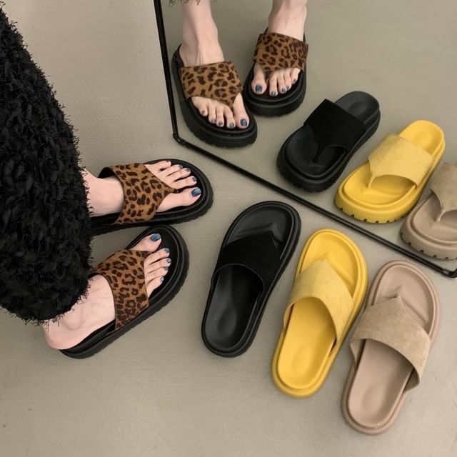 Asterisk-Faux Leather Platform Flip Flops