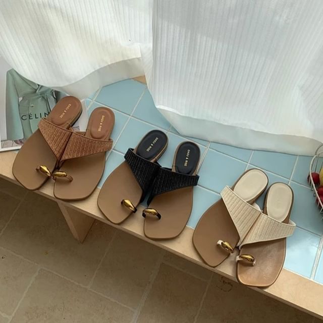 Asterisk-Loop Toe Flat Sandals