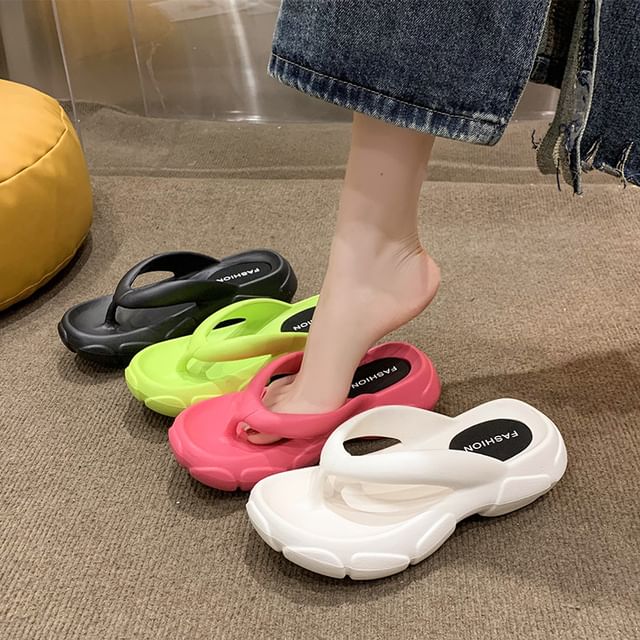 Asterisk-Plain Platform Flip-Flops