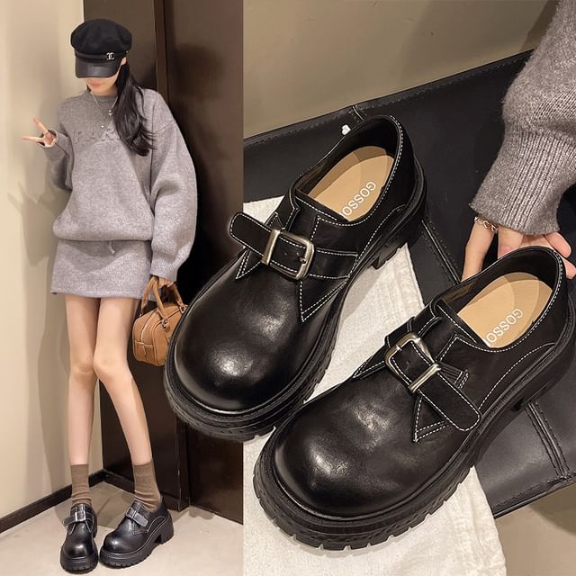 Asterisk-Platform Contrast Stitch Buckled Shoes