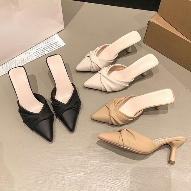 Asterisk-Pointed Knot Kitten Heel Mules