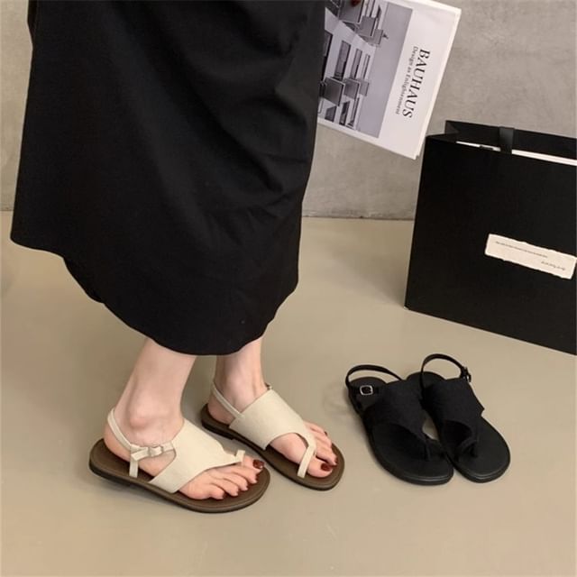 Asterisk-Toe Loop Flat Sandals