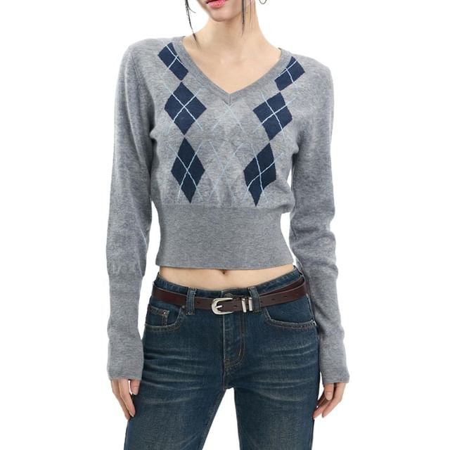 AXEN-V-Neck Argyle Crop Sweater