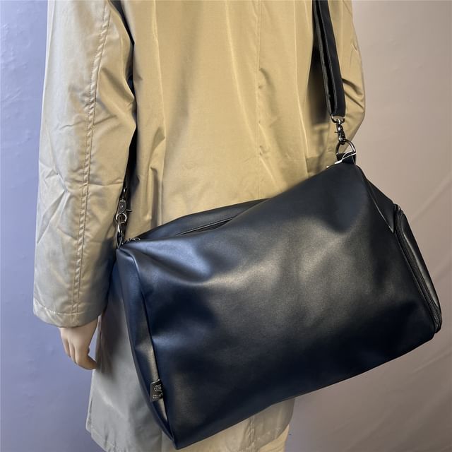 BagBuzz-Faux Leather Plain Carryall Bag