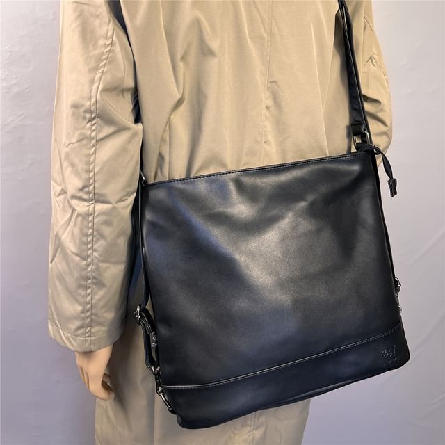 BagBuzz-Faux Leather Plain Crossbody Bag