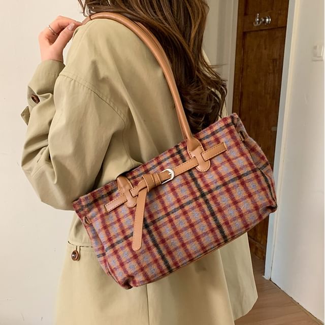 Basaran-Buckled Faux Leather Tote Bag