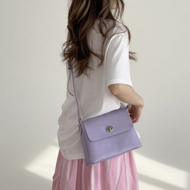 Basaran-Flap Twist Lock Shoulder Bag
