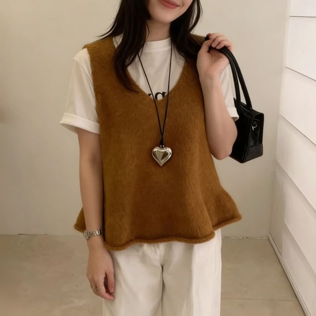 Beaustreet-Sleeveless V-Neck Plain Knit Flowy Top