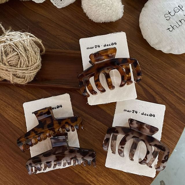 BeDaisy-Leopard Print Plastic Hair Claw Clip Various Designs