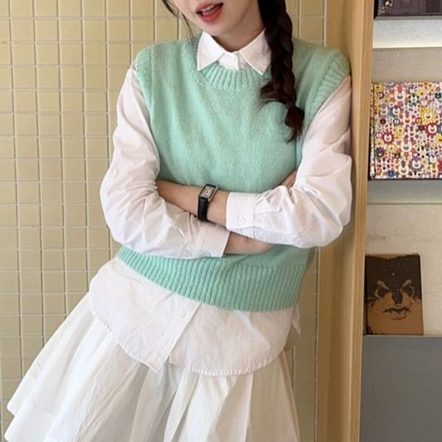 Beem-Round Neck Plain Sweater Vest