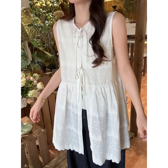 Beem-Sleeveless V-Neck Plain Lace Trim Blouse