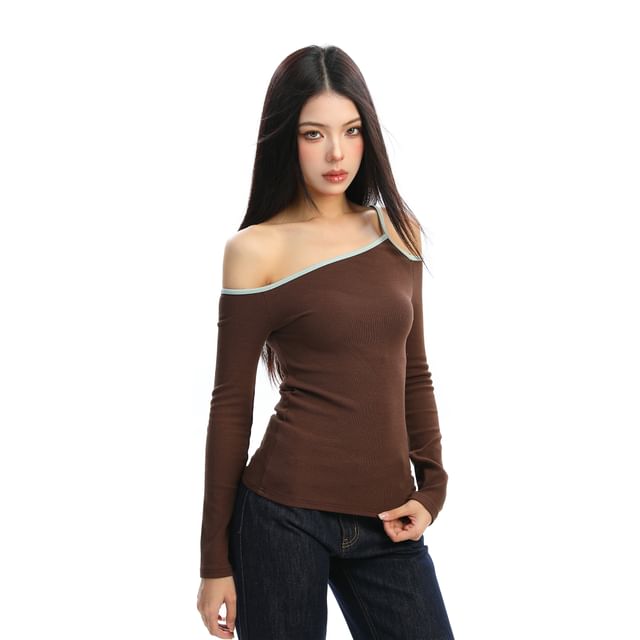 Berrytrix-Long-Sleeve Off-Shoulder Contrast Trim Ribbed Slim Fit T-Shirt