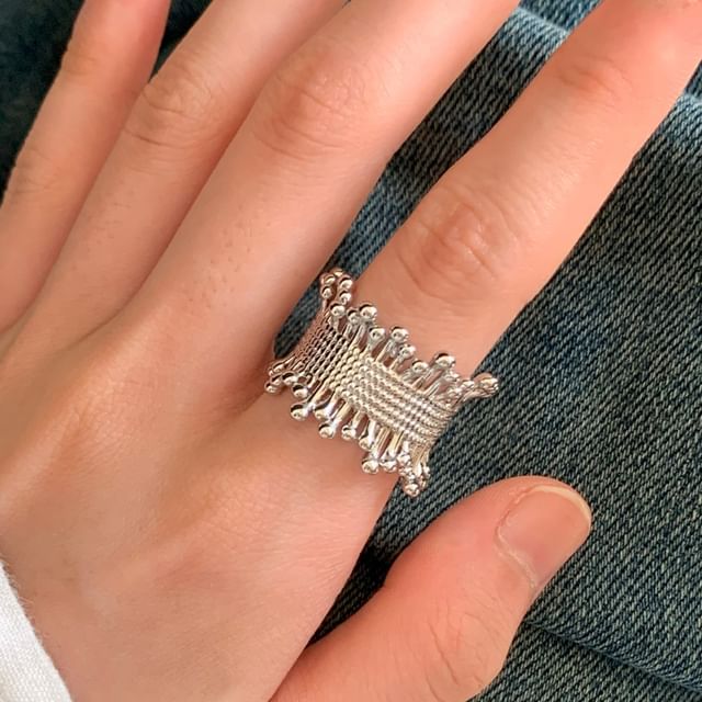 Betsuno-Beaded Signet Ring