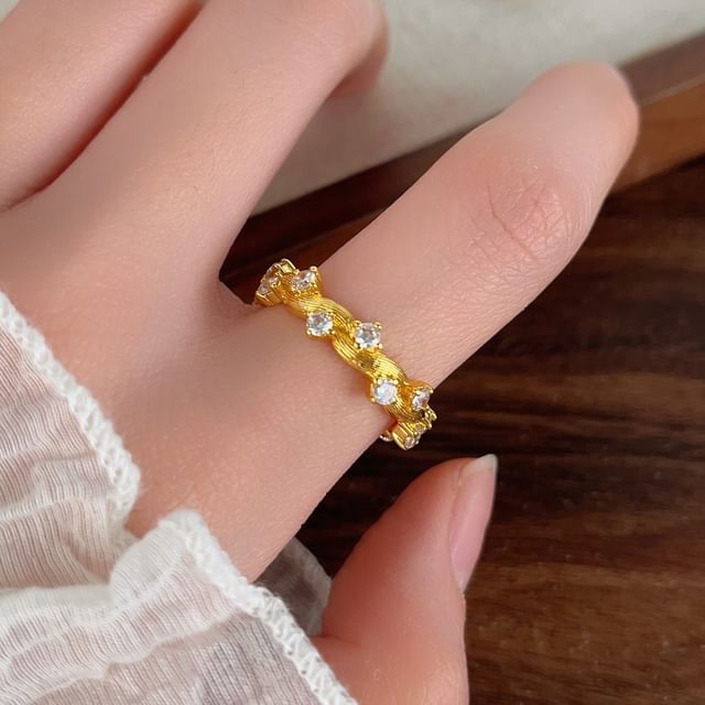 Betsuno-Brush Rhinestone Alloy Open Ring