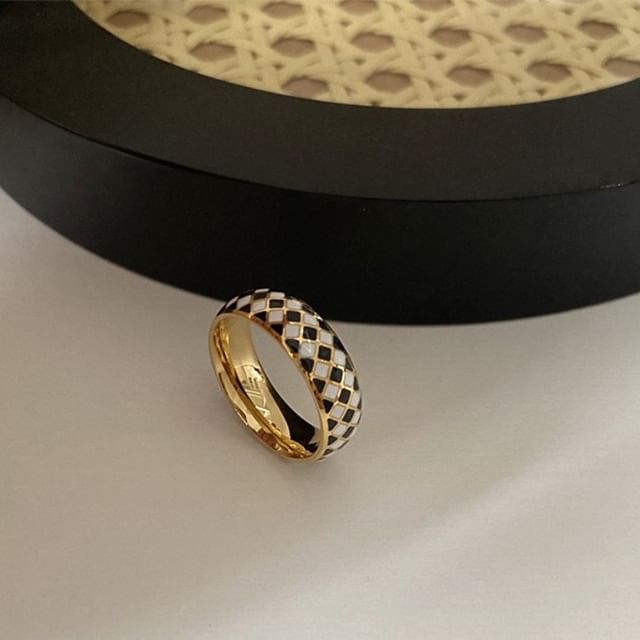 Betsuno-Checker Stainless Steel Ring