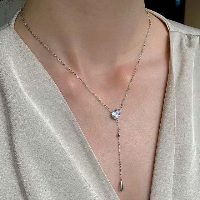 Betsuno-CZ Lariat Necklace