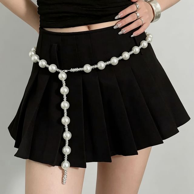 Betsuno-Faux Pearl Statement Chain Belt