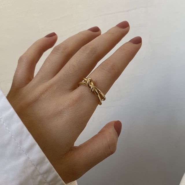 Betsuno-Knot Ring