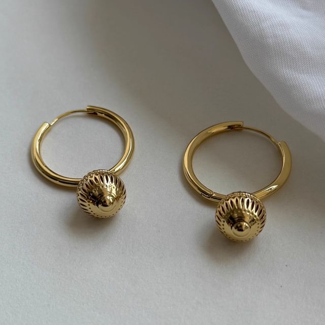 Betsuno-Lantern Drop Earring