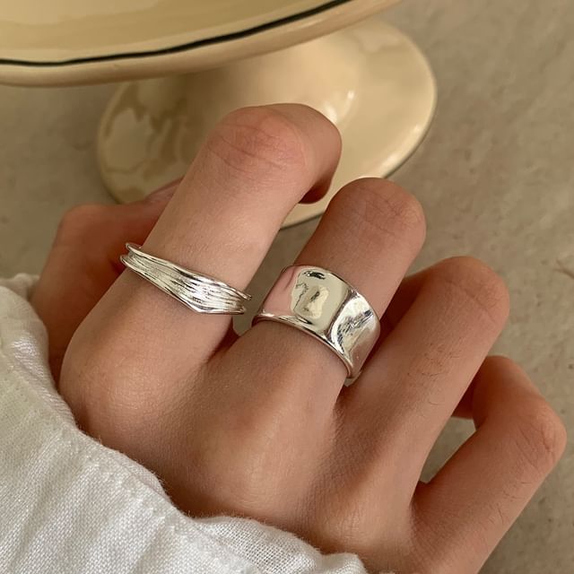 Betsuno-Polished Textured Alloy Open Ring
