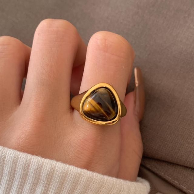 Betsuno-Triangle Faux Gemstone Stainless Steel Ring