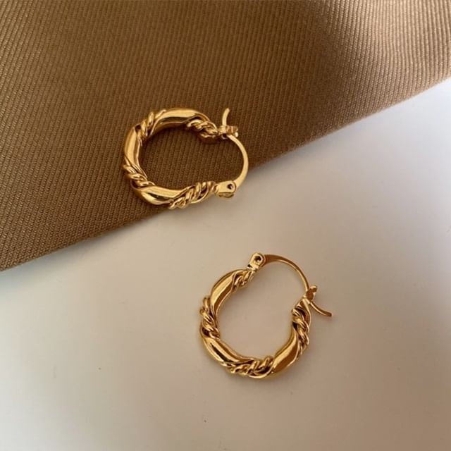 Betsuno-Twisted Hoop Earring