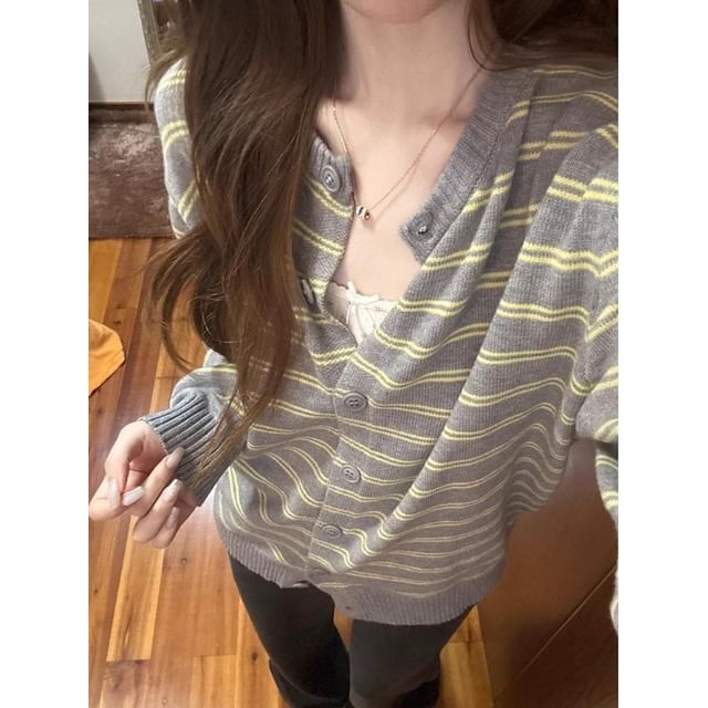 Bigfol-Round Neck Striped Cardigan