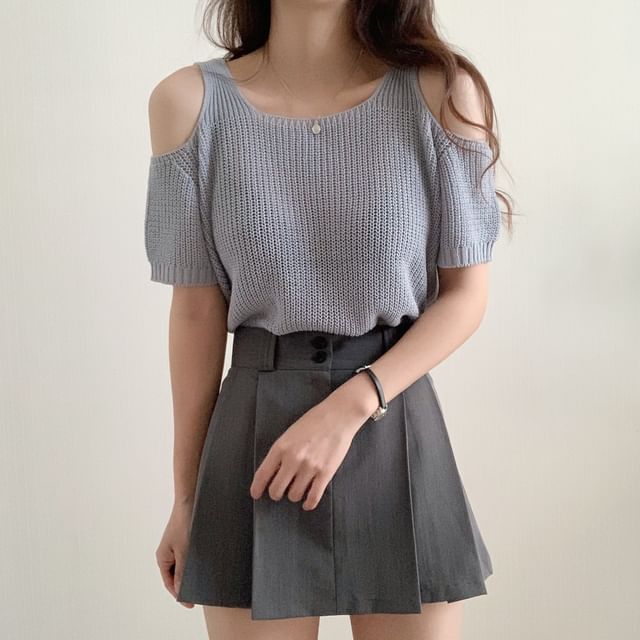 Bigfol-Short-Sleeve Cold-Shoulder Plain Knit Top