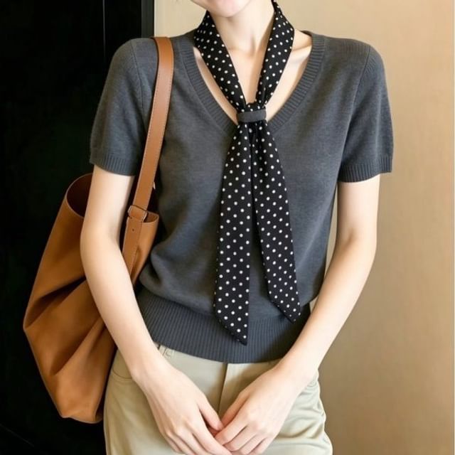 Bigfol-Short-Sleeve V-Neck Plain T-Shirt
