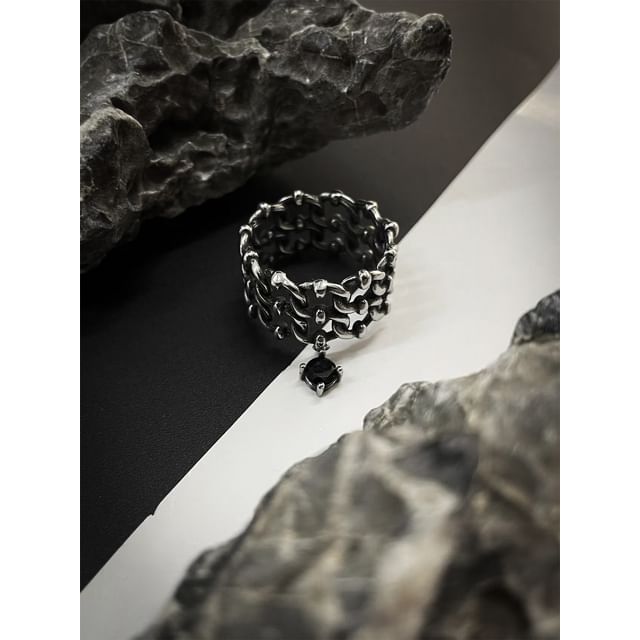 Black Degree-Chain Link Ring