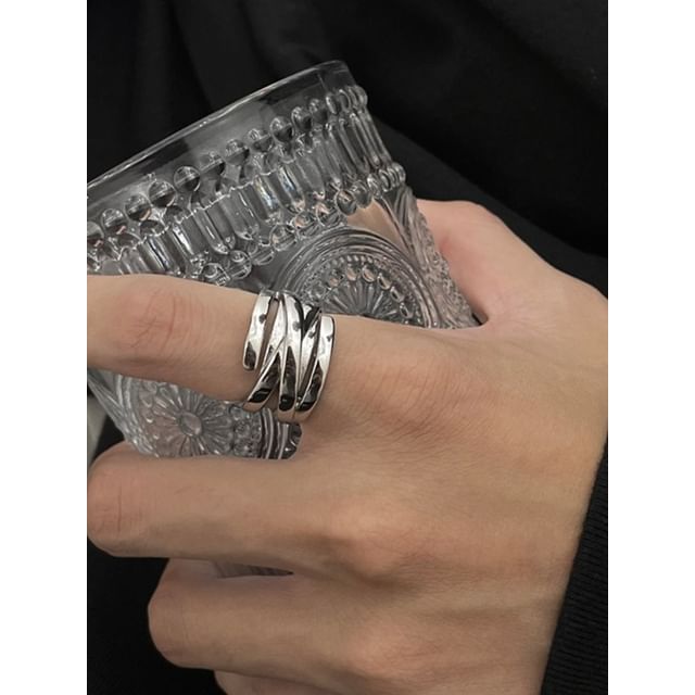 Black Degree-Layered Open Ring