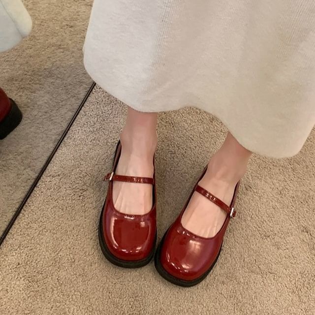 Bolitin-Round Toe Plain Mary Jane Pumps