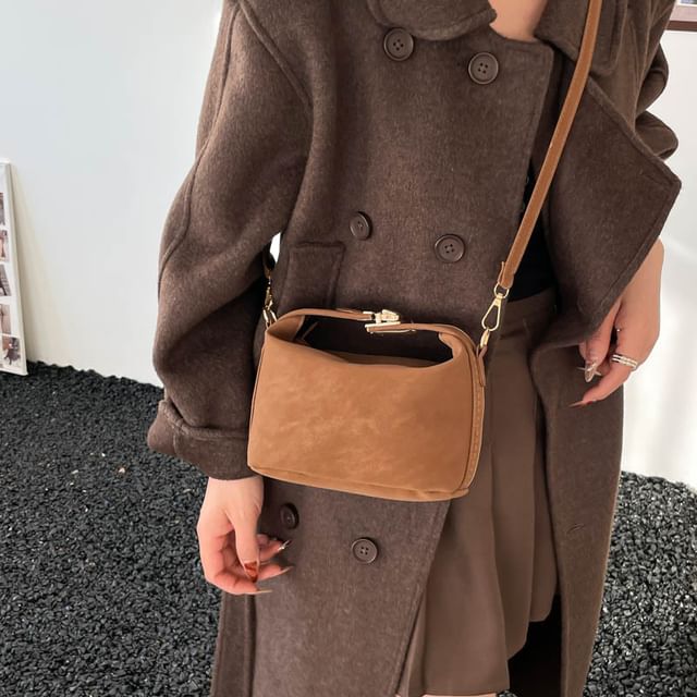 Bolso-Buckled Handle Crossbody Bag