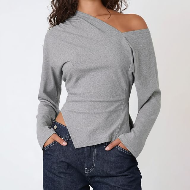 BrickBlack-Long-Sleeve Asymmetrical Plain Crop Top