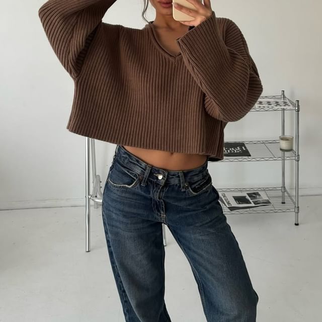 BrickBlack-V-Neck Plain Crop Sweater