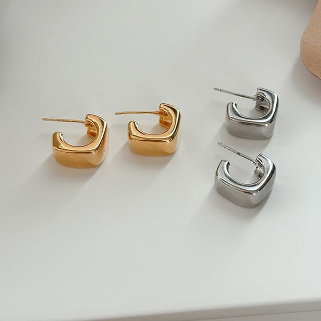 Calafa-C Shape Stud Earring