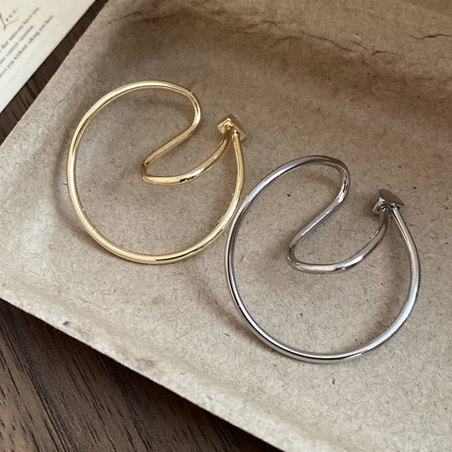 Calafa-Wavy Ear Cuff