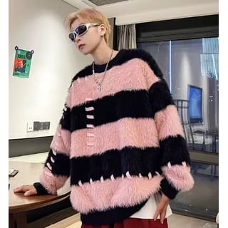 Capbrew-Demon Hunter Round Neck Two Tone Fluffy Sweater