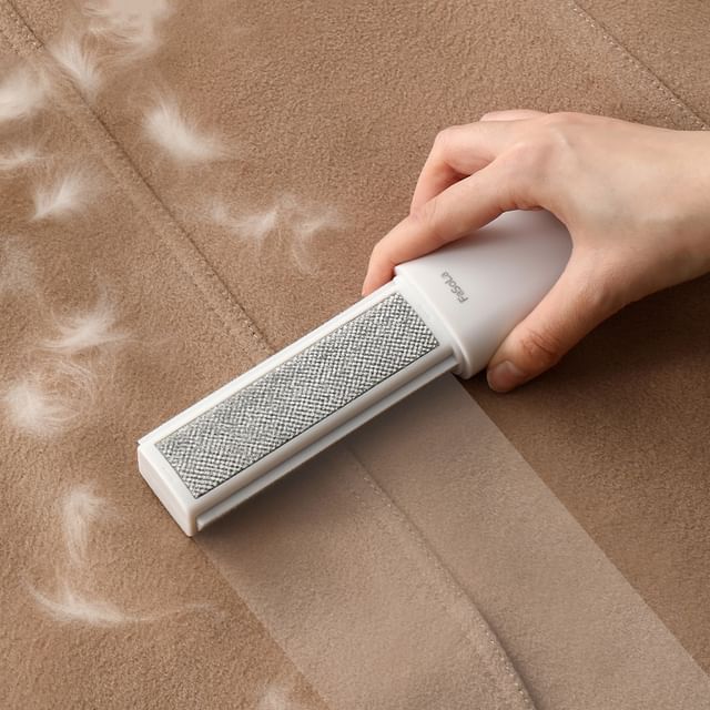 Caraboomie-Lint Remover